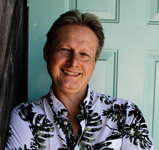 Rob w green door_300px